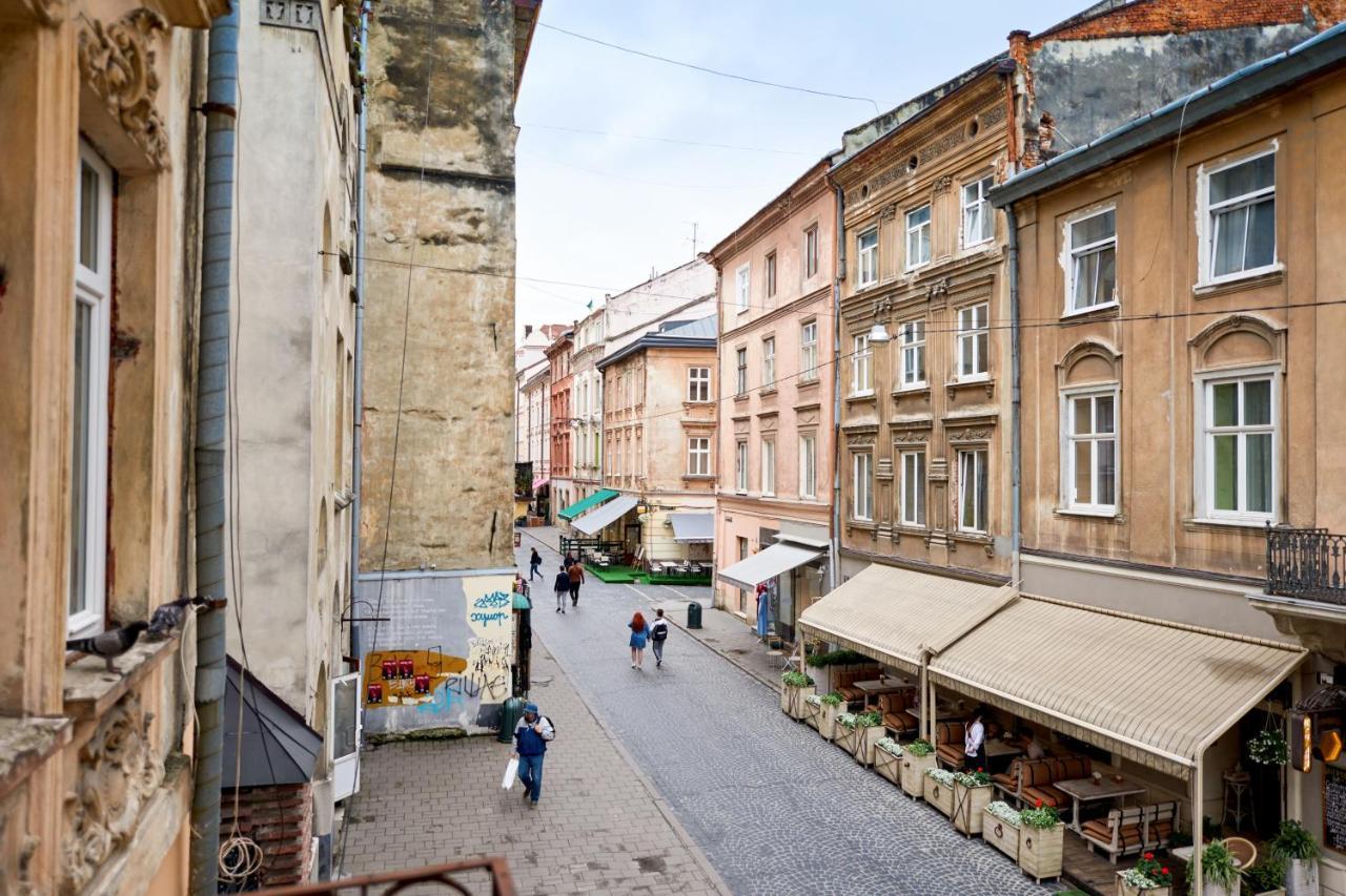 Mola Mola Apart Hotel Lviv Exterior photo